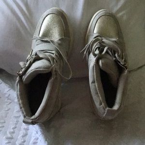 Jennifer Lopez sneaker